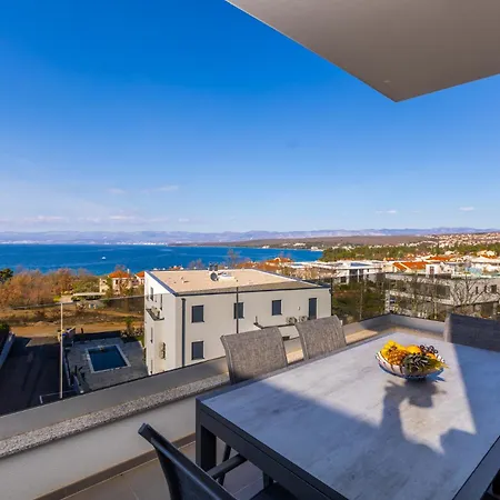 Klara With Private Pool Apartment *