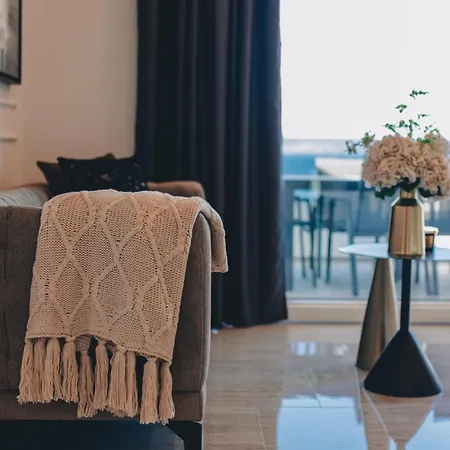 Klara With Private Pool Apartment *