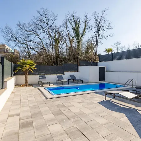 Daire Klara With Private Pool *
